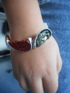 herbstferien-2016-huebsch-die-armbaender-aus-kaffeekapseln-moechte-man-gerne-als-geschenk-bekommen